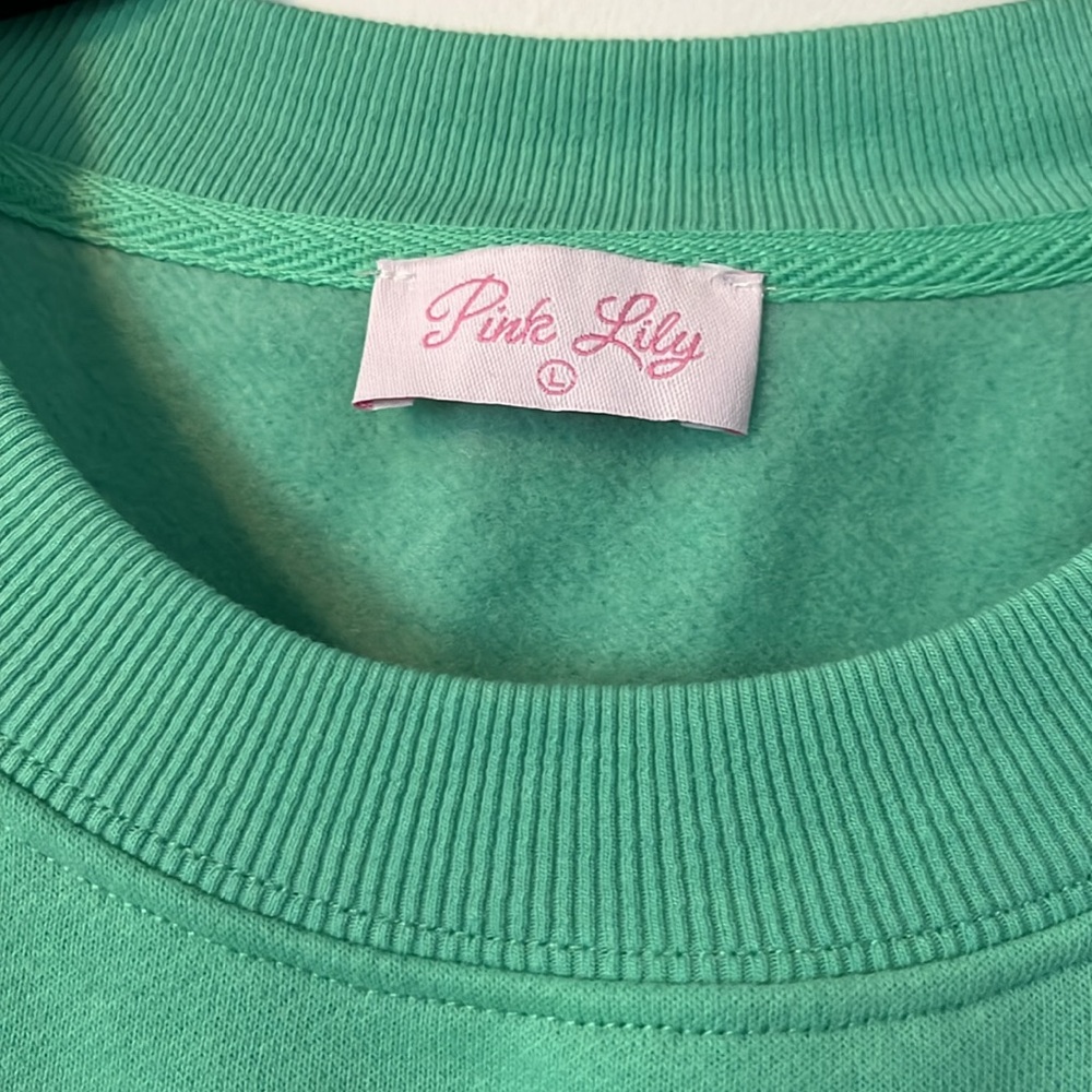 Pink Lily Large More Beach Days Lime Green Pink Graphic Sweatshirt NWOT - Picture 4 of 8